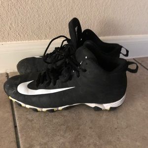 Nike football cleats size 9W